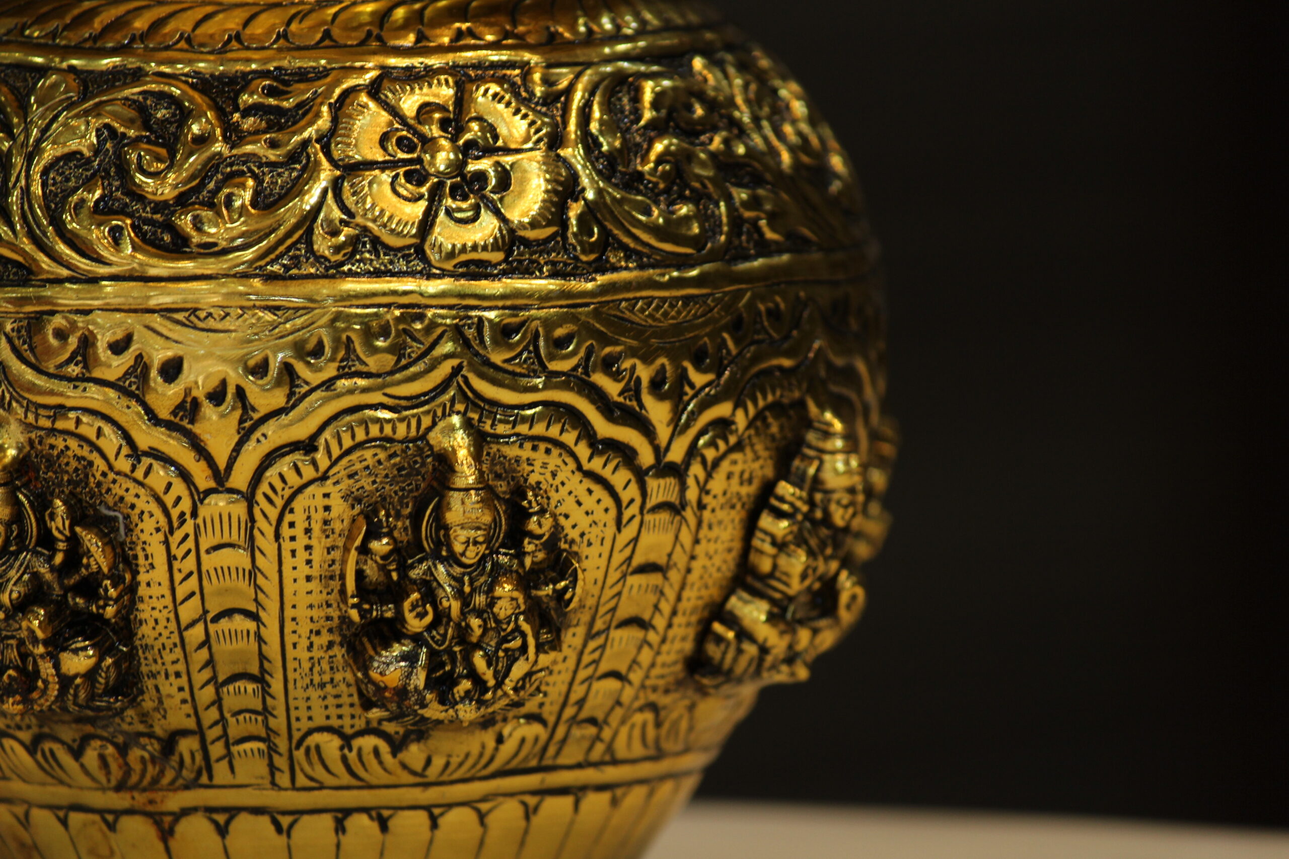 Gold Ashtmukhi Kalash - Image 4